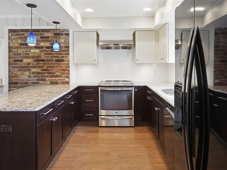 1228 Spring Lake Dr — Photo 12