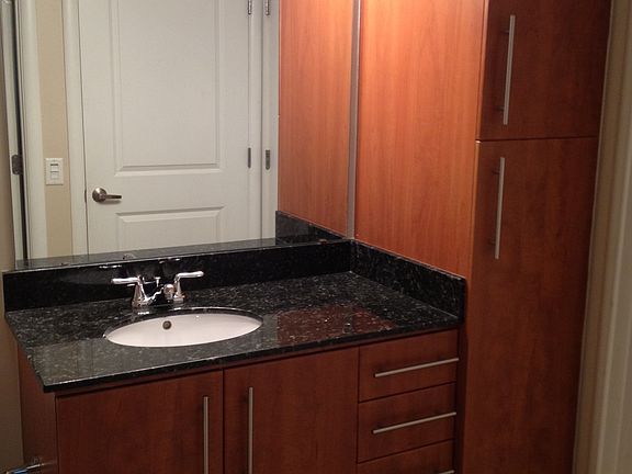 4th image of 1021 N Garfield St APT 131