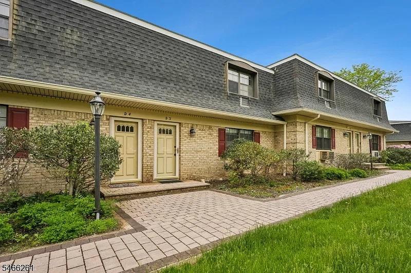 2 bed, 2.5 bath, $3,200 — Photo 1