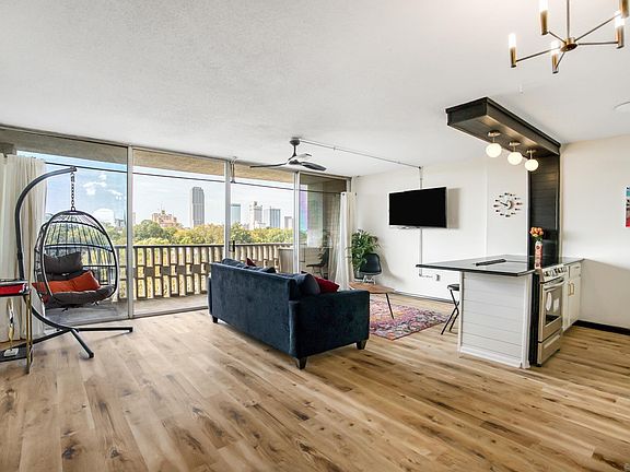 4th image of 700 E 9th St APT 8K