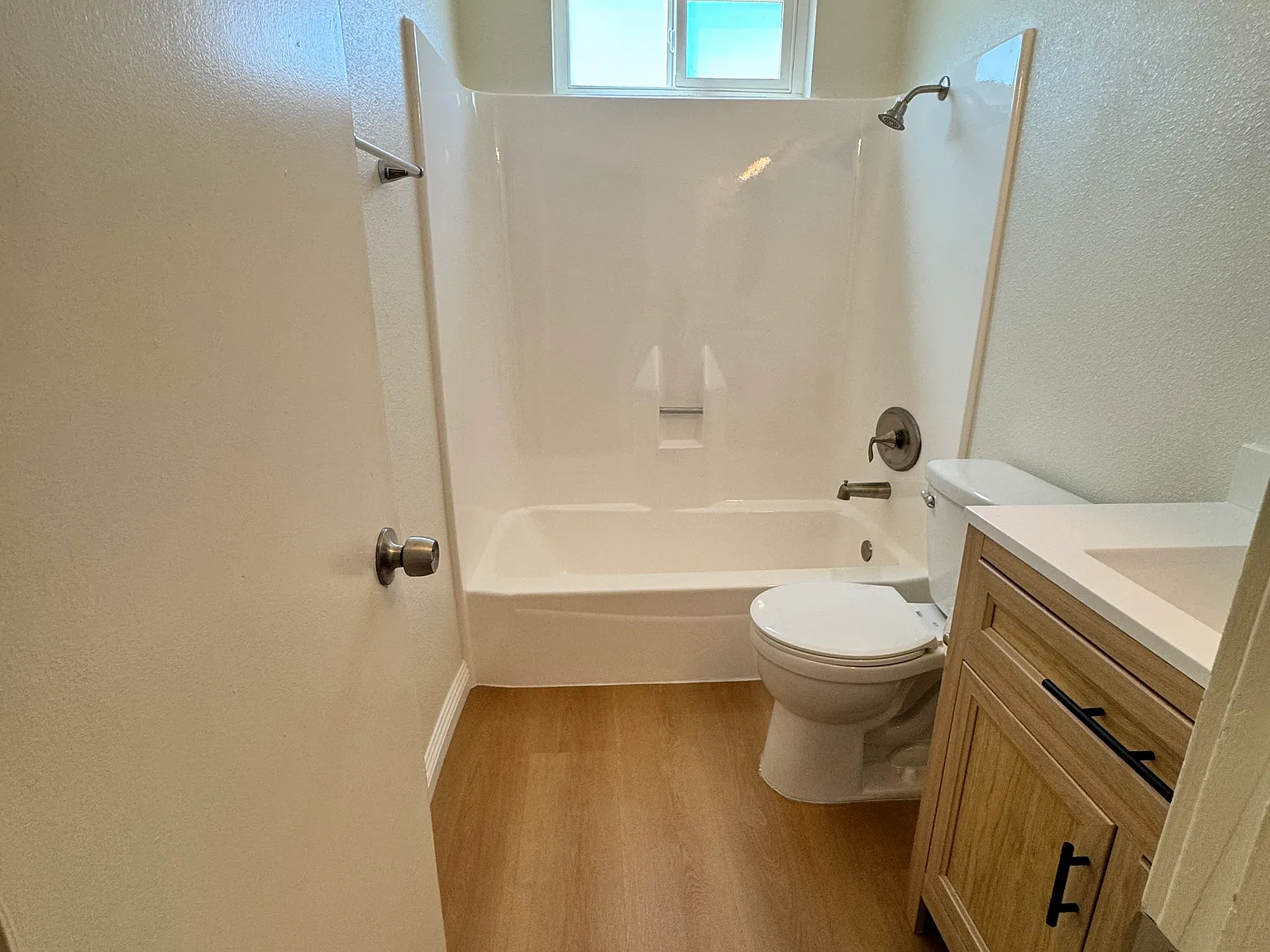 2 bed, $1,795 — Photo 2