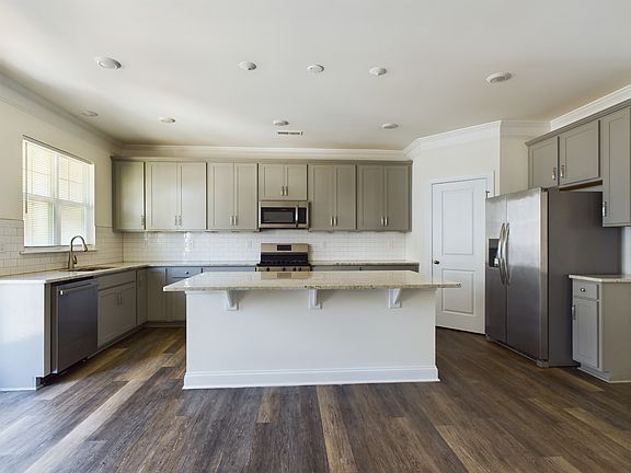 5th image of 10220 Glenmere Creek Cir