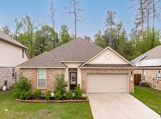 8230 Fairlane Dr, Denham Springs, LA 70726