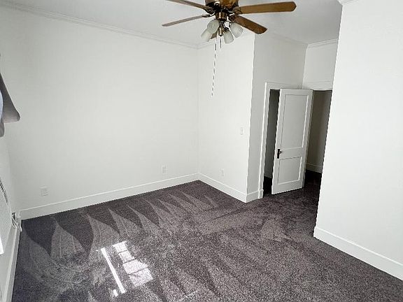 2nd image of 3905 Elston St