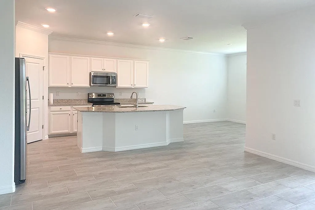 24237 Spartina Dr — Photo 4