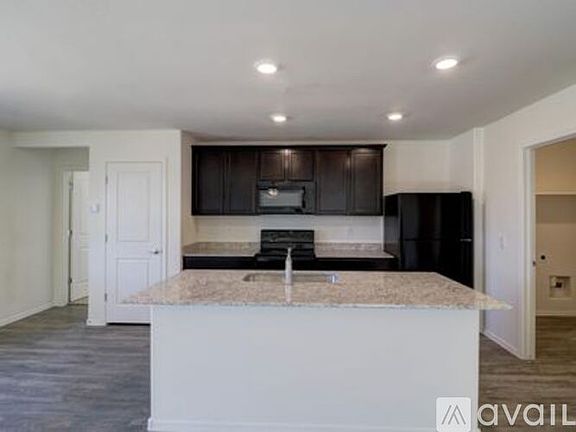 5th image of 556 W Partridge Dr