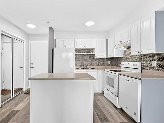 5th image of 1717 E 60th St SE #109