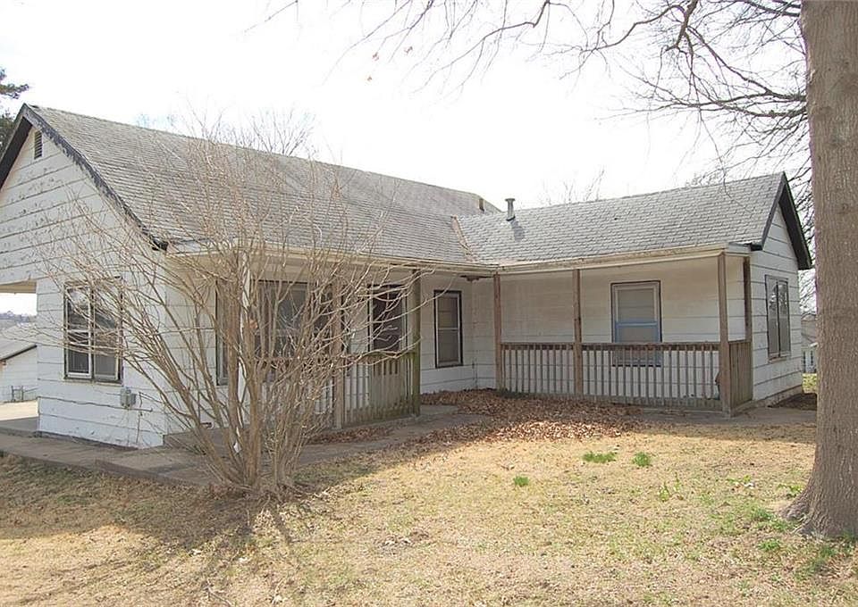1st image of 63 Logan Ave