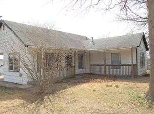 63 Logan Ave, Leavenworth, KS 66048