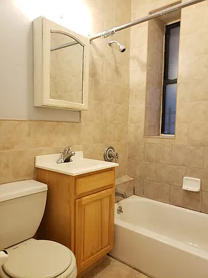 Rented by Lang Realty LLC | media 5