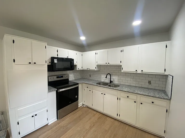 1014 Grant St — Photo 10