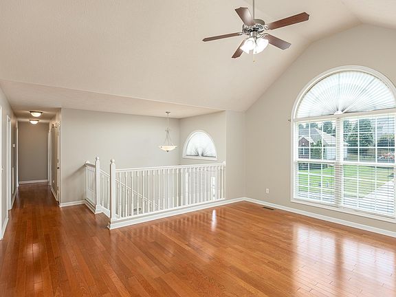 2nd image of 200 Peachtree Cir