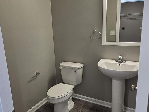 5th image of 108 Tyler Way