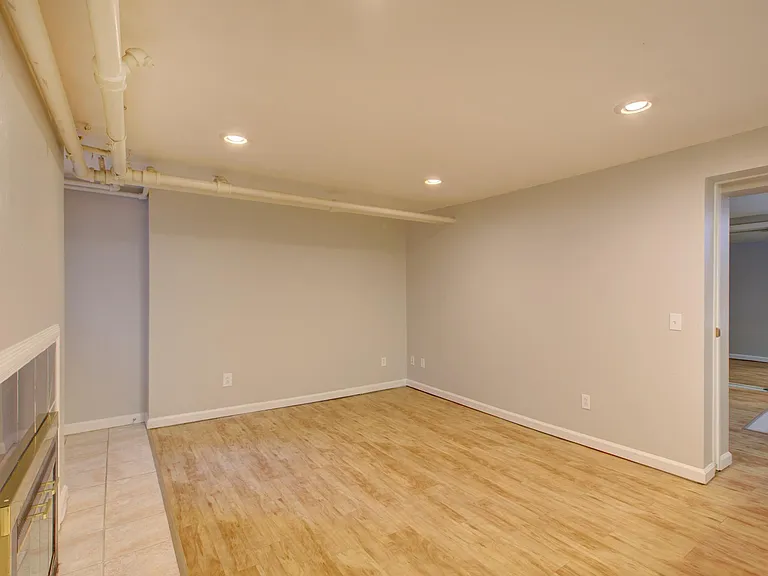 1042 N Marion St #6 — Photo 6