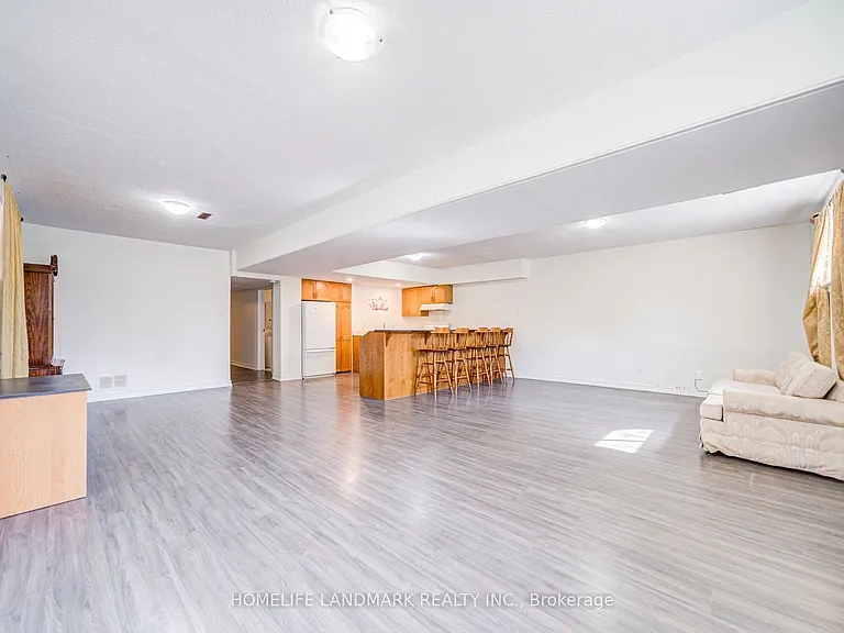 113 Oak Ave — Photo 23