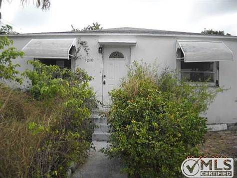 1st image of 1230 N A St