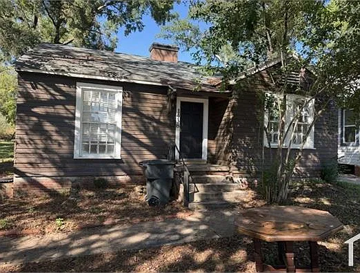 3 bed, 1122 sqft, $900 — Photo 1