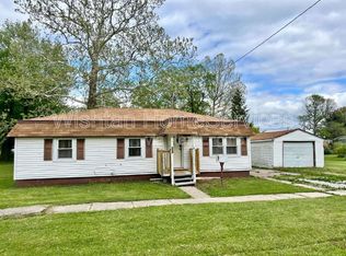 23 S Lincoln St, Carthage, IL 62321