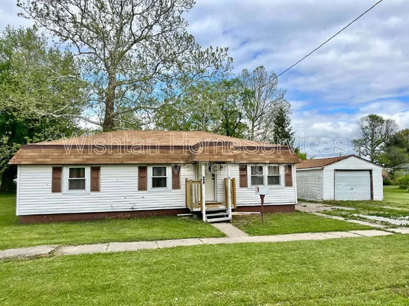 23 S Lincoln St, Carthage, IL 62321