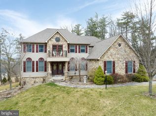 171 Treetops Dr, State College, PA 16801