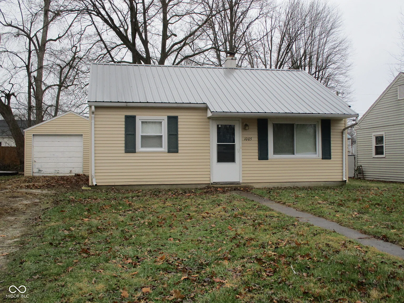 1005 Fairview Ave photo 1