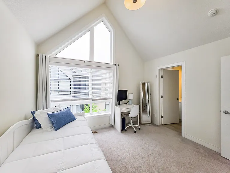 206 Sage Meadows Gdns NW — Photo 24