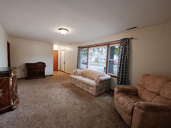 5th image of 504 S Lincoln Avenue