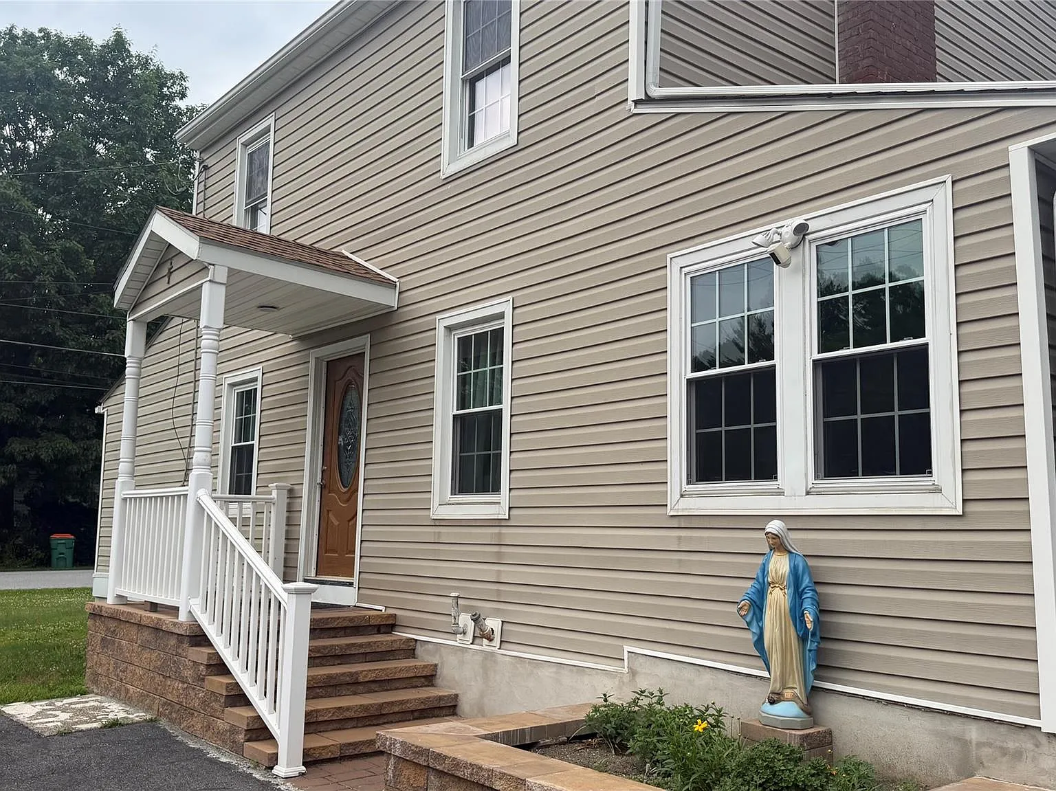3 bed, 1.5 bath, 1272 sqft, $3,500 — Photo 2
