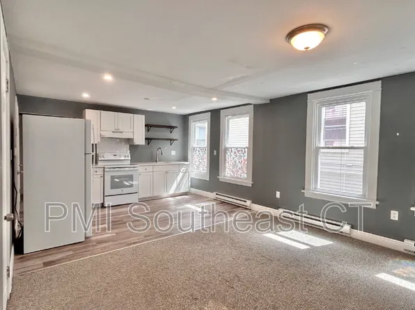 200 Montauk Ave #2B, New London, CT 06320