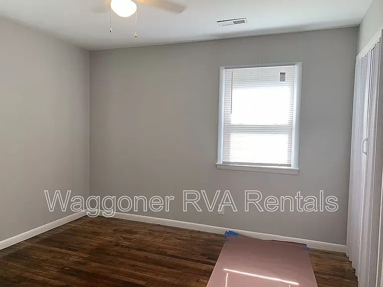 924 Kingsway Rd — Photo 18