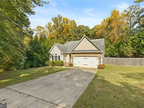 20 Paces Lakes Dr, Dallas, GA 30157