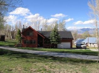 226 Crowley Lake Dr, Crowley Lake, CA 93546