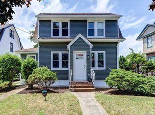 183 Rutland Rd, Freeport, NY 11520