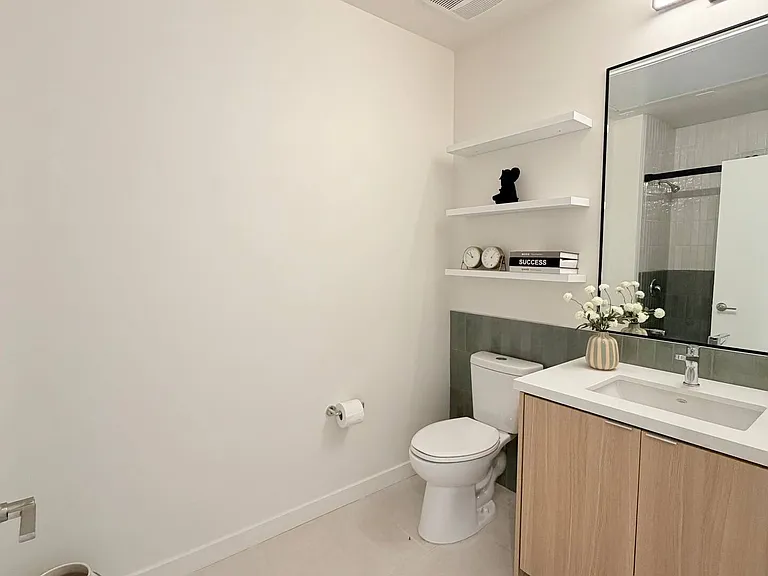 Lux Catalina — Photo 9