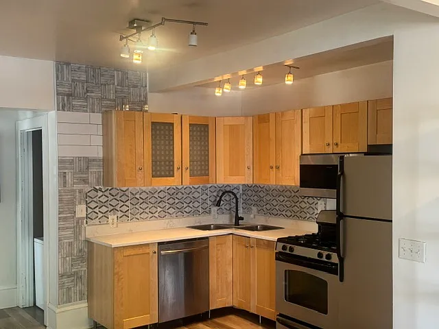 2717 Girard Ave S #101 — Photo 22