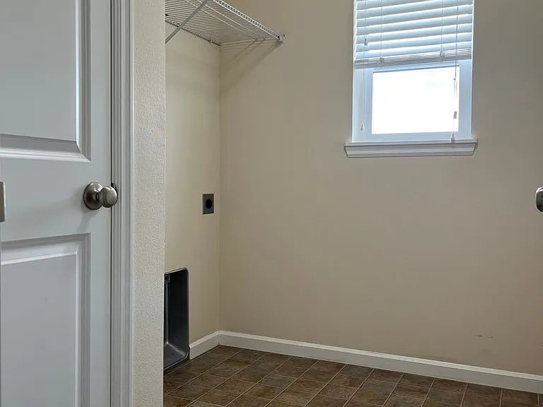 2400 NW Sunny Ln — Photo 16