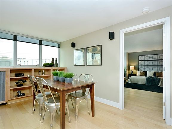 4th image of 300 Bowie St APT 505