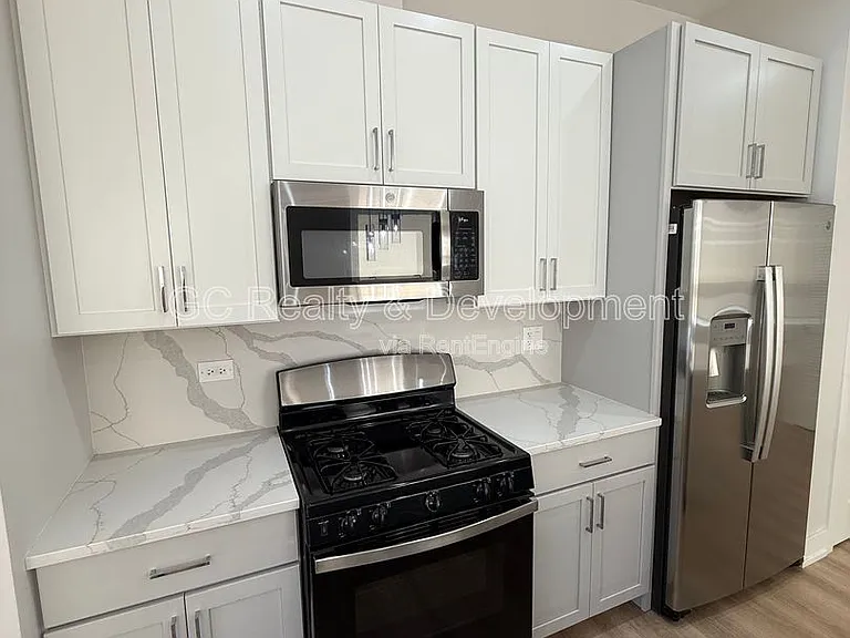 5071 N Northwest Hwy #203 — Photo 2