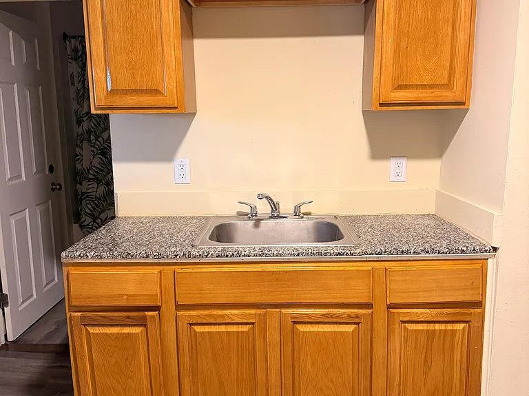 157 Winter St #8 — Photo 2