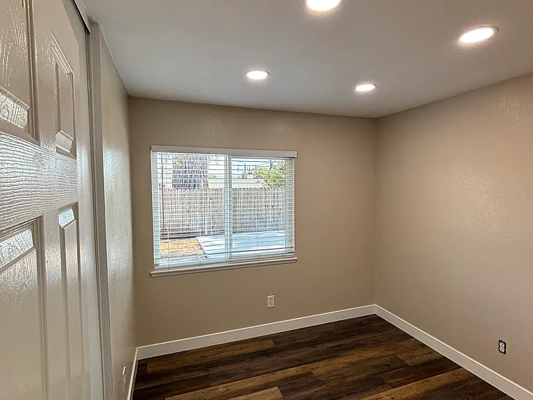 5918 Sky Meadow St — Photo 11