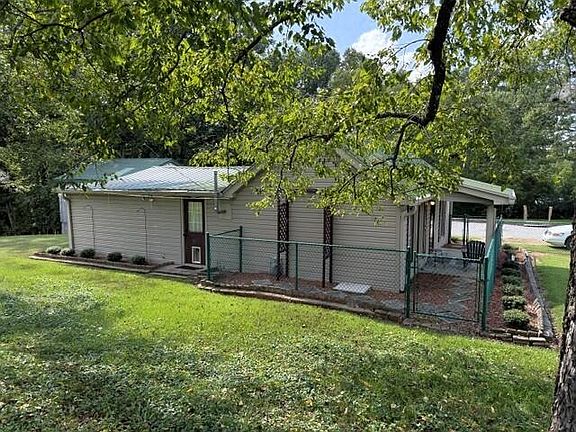 5th image of 303 S Riverside Dr
