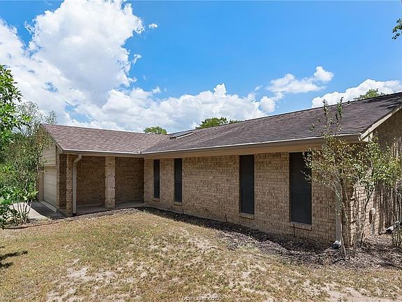 2nd image of 5873 Piper Ln