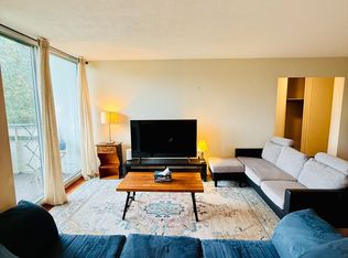 20 Edgecliff Golfway #202, Toronto, ON M3C 3A4