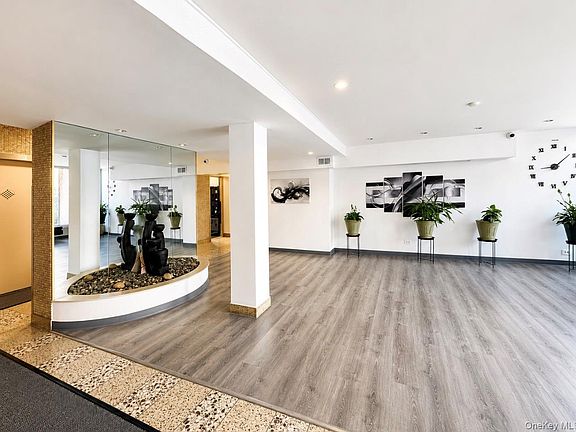 4th image of 3520 Tryon Avenue #208