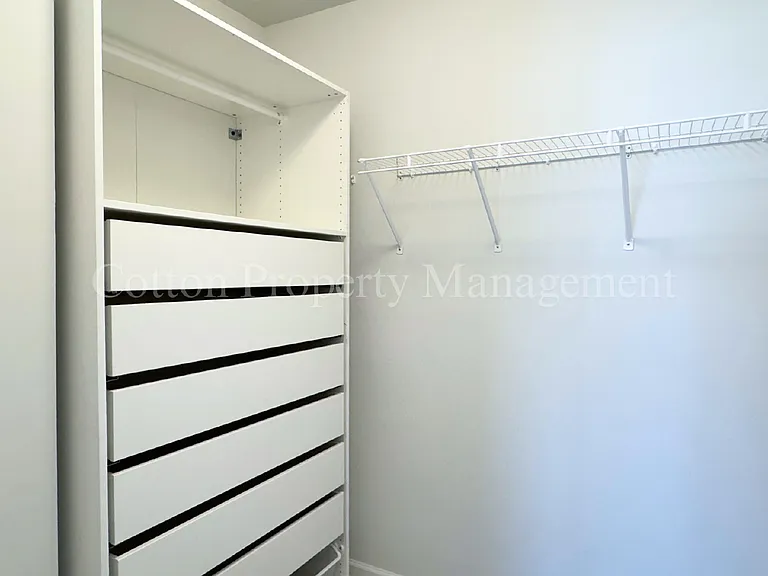 7313 Chipley Dr — Photo 23