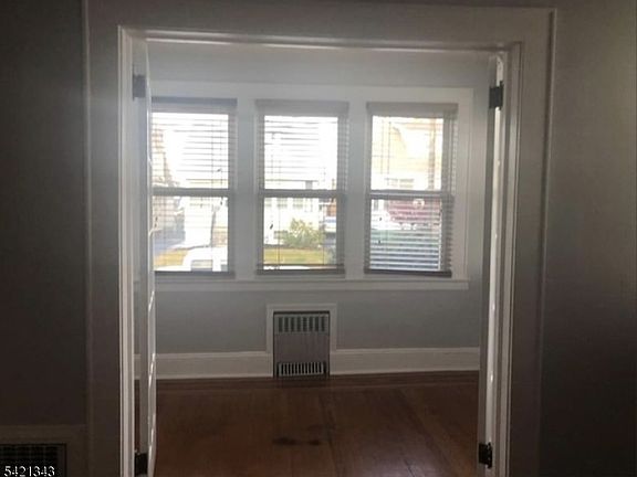 4th image of 2036 Gless Ave #1