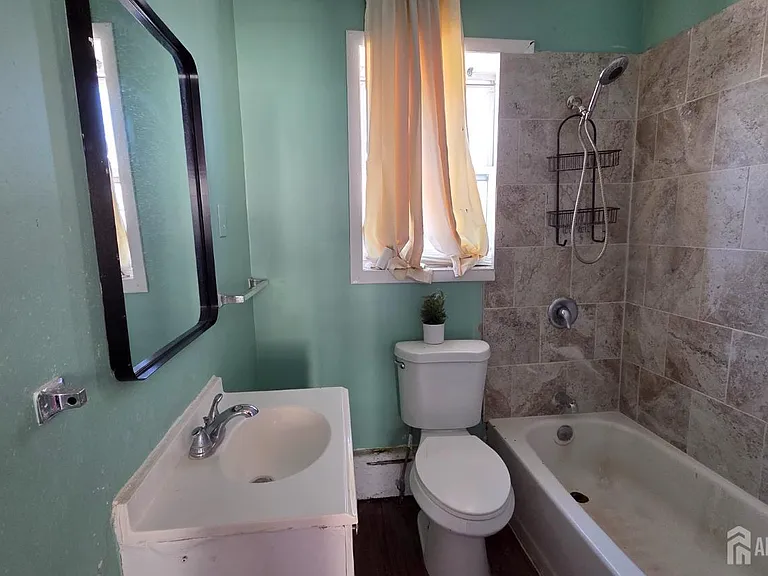 62 Georges Rd — Photo 3