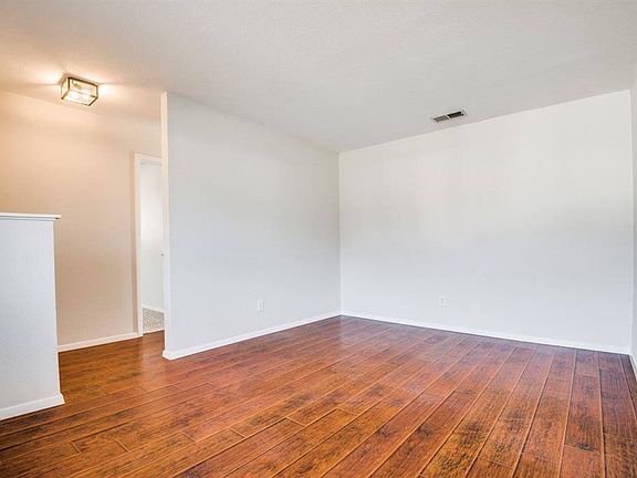 5th image of 2806 Buena Vista Dr