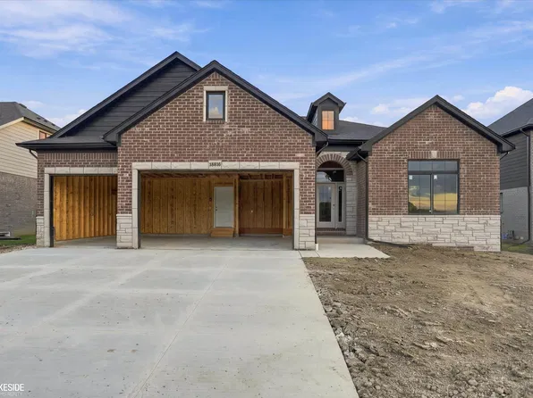 18816 Via Firenze #17, Macomb, MI 48044