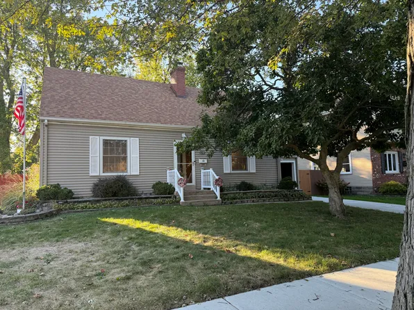 8340 White Oak Ave, Munster, IN 46321